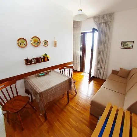 Apartment Mm *